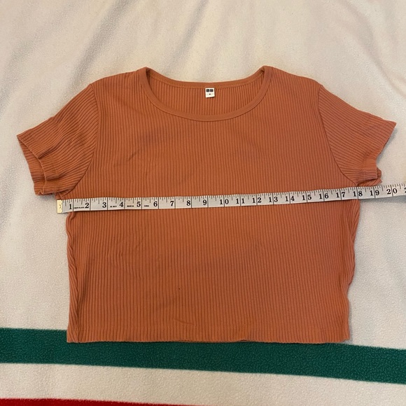 UNIQLO Crop Top - Sz M - Picture 3 of 4